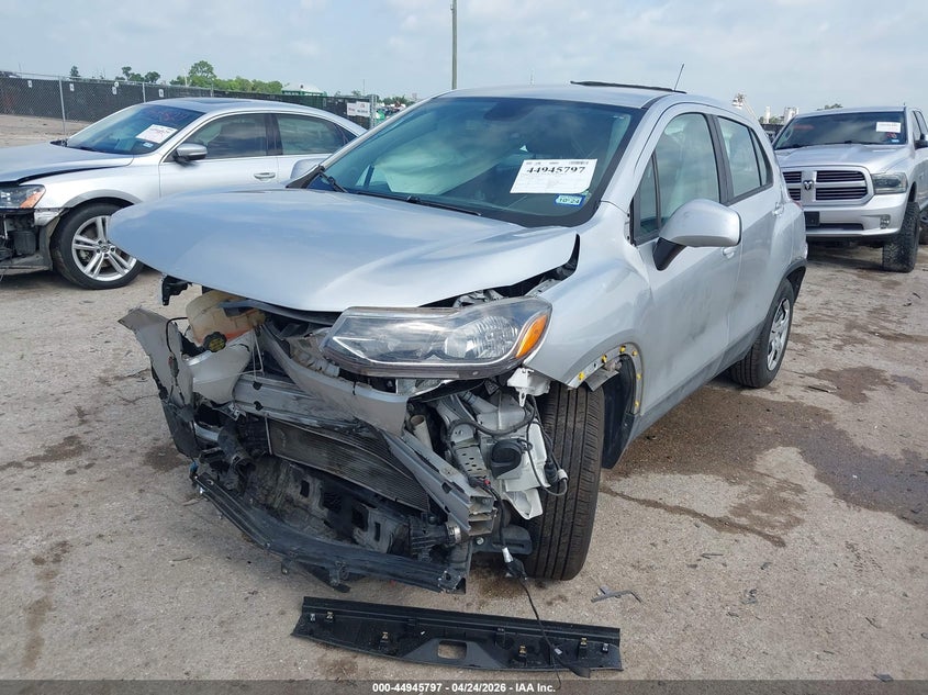 2018 Chevrolet Trax Ls KL7CJKSB9JB731484 photo 1