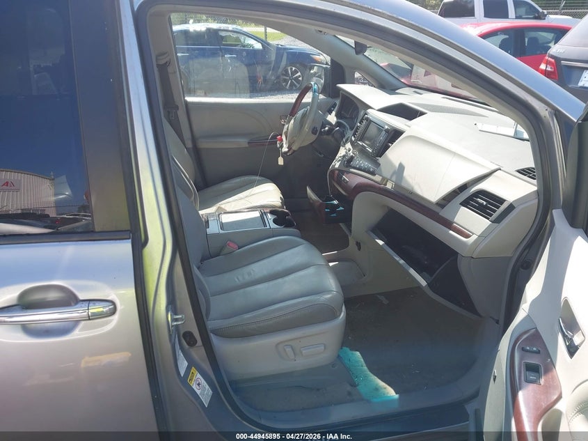 2012 Toyota Sienna Limited 7 Passenger