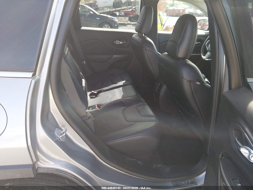2019 JEEP CHEROKEE auction photo 8