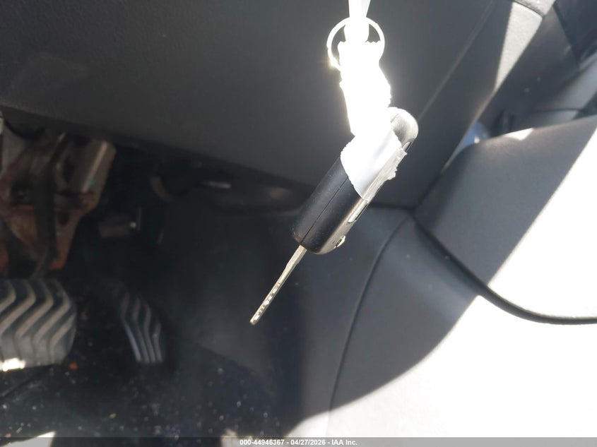 VIN KNMAT2MV1HP595862 2017 NISSAN ROGUE S
