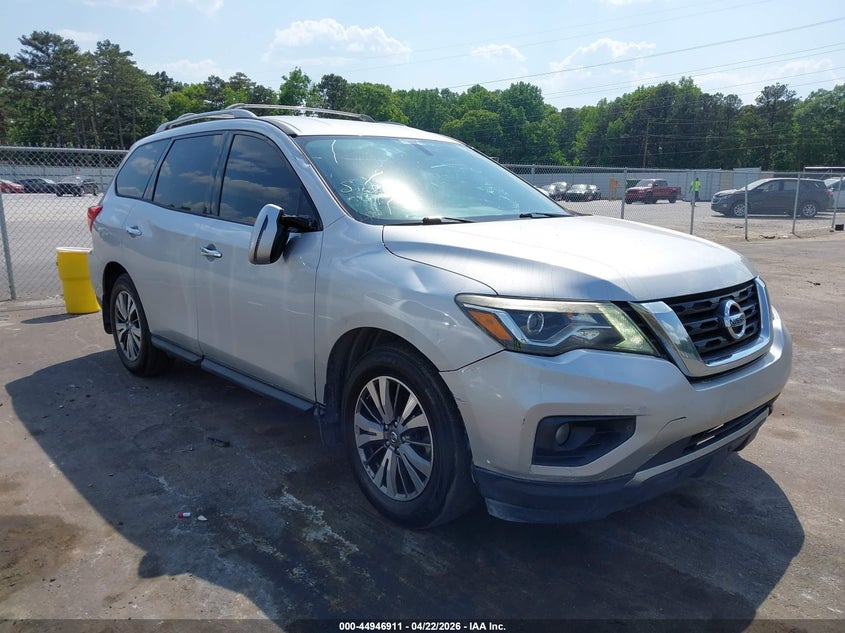2017 Nissan Pathfinder Sv