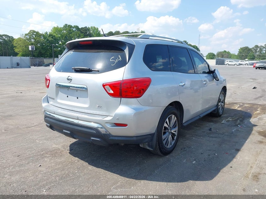 2017 Nissan Pathfinder Sv