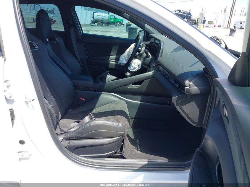 AtlanticExpress - Hyundai Elantra