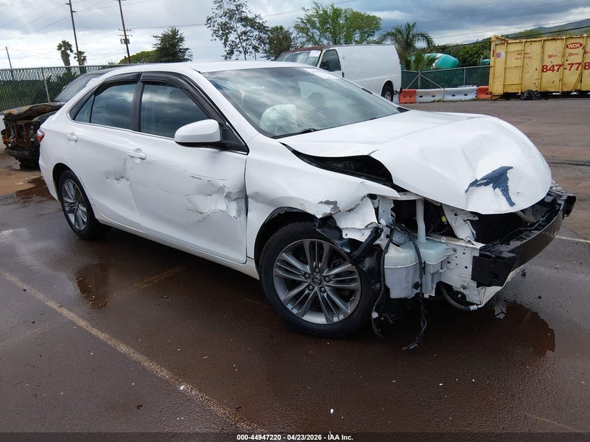2015 TOYOTA CAMRY SE