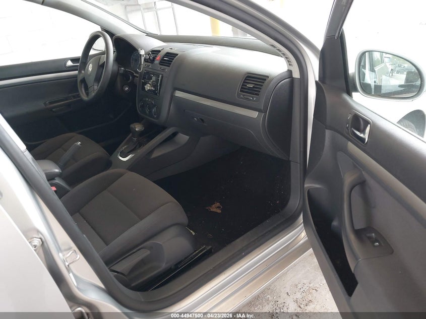 2009 VOLKSWAGEN RABBIT auction photo 5