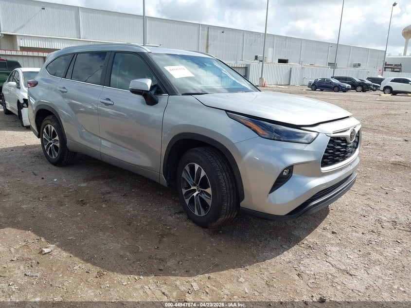 2025 Toyota Highlander Xle