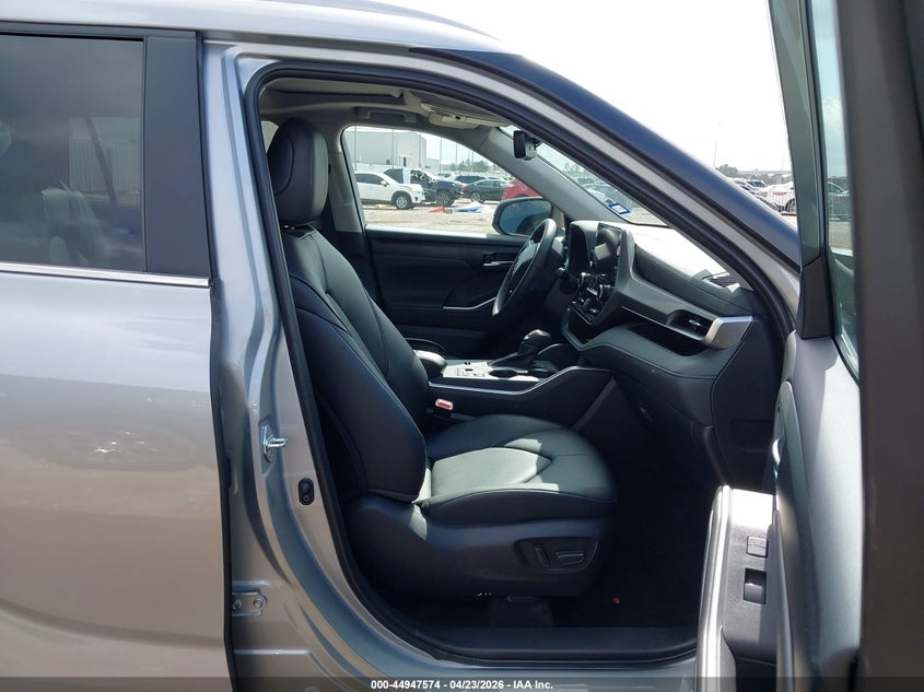 2025 Toyota Highlander Xle