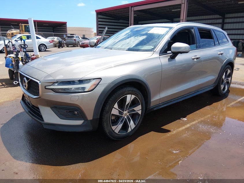 Vin: yv4102wk8l1030836, lot: 45445018, volvo v60 cross country t5 20202