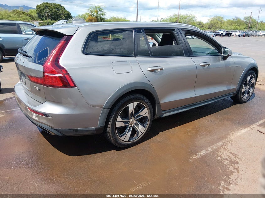 Vin: yv4102wk8l1030836, lot: 45445018, volvo v60 cross country t5 20204