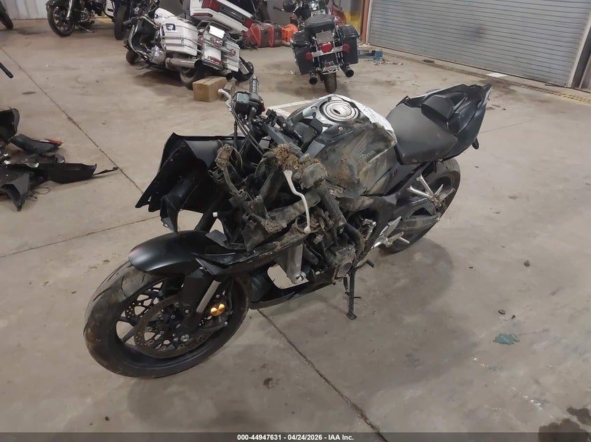 MLHRH1554T5200636 2026 Honda Cbr650 R photo 1