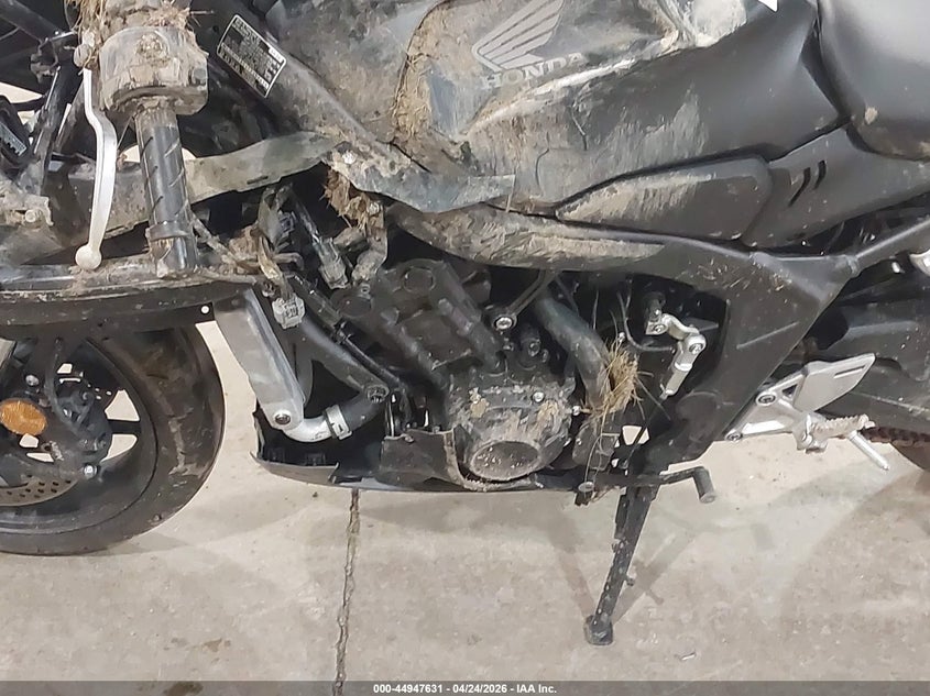 2026 Honda Cbr650 R VIN: MLHRH1554T5200636 Lot: 44947631
