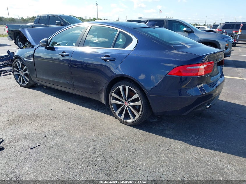 Vin: sajae4bg8ha969060, lot: 45445220, jaguar xe 25t prestige 20173