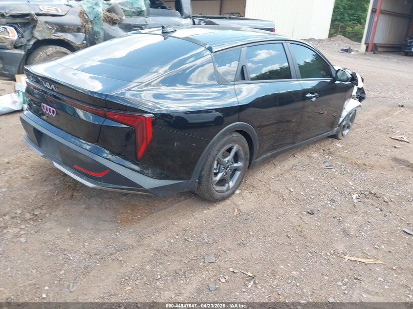 Vin: 3kpft4de5se152509, lot: 45445243, kia k4 lxs 20254