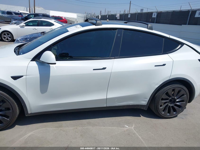 TESLA MODEL Y 2021 VIN 5YJYGDEE2MF097364
