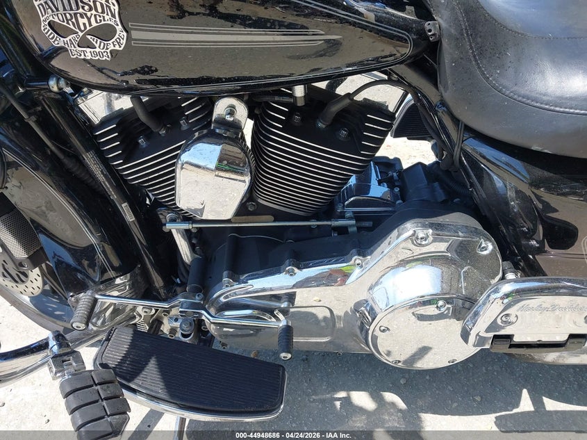 2011 Harley-Davidson Flhtcu VIN: 1HD1FC418BB626828 Lot: 44948686