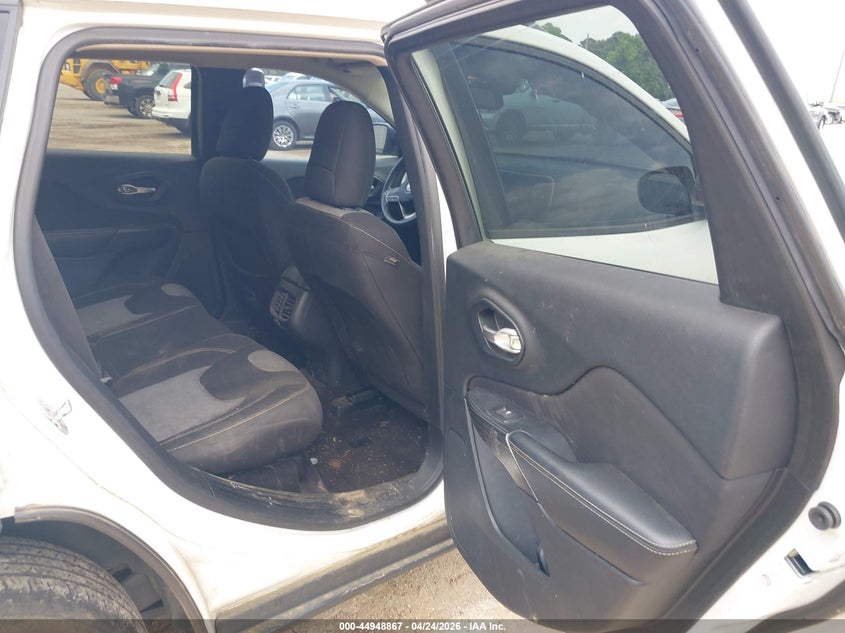 2016 JEEP CHEROKEE auction photo 8