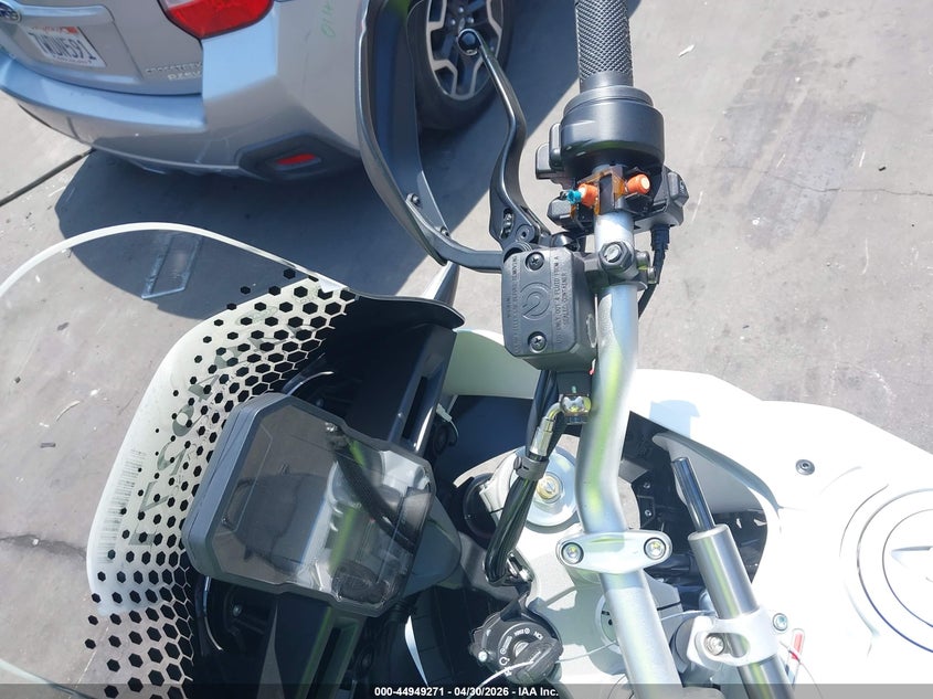 2025 Ducati Desert X VIN: ZDMXANDT7SB012039 Lot: 44949271