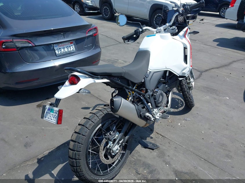 2025 Ducati Desert X VIN: ZDMXANDT7SB012039 Lot: 44949271