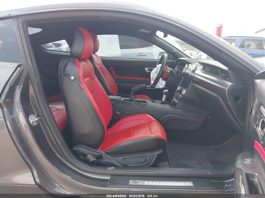FORD MUSTANG - zdjęcie 5
