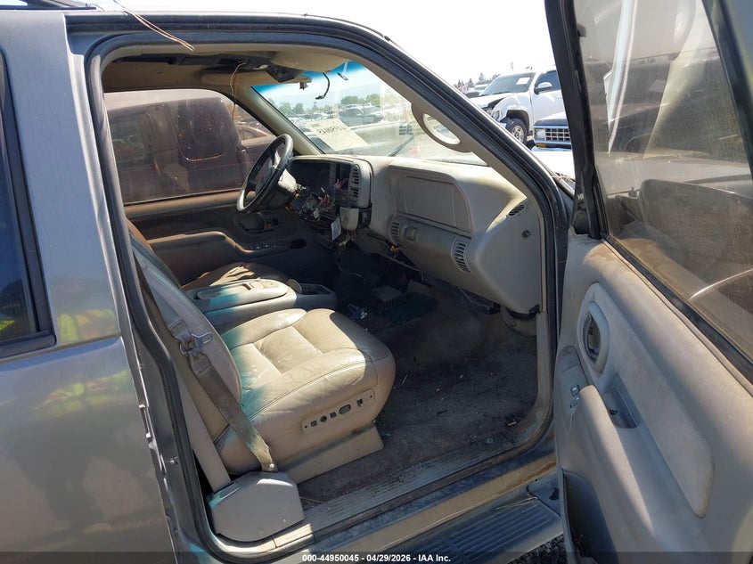 1999 Chevrolet Suburban 1500 Lt