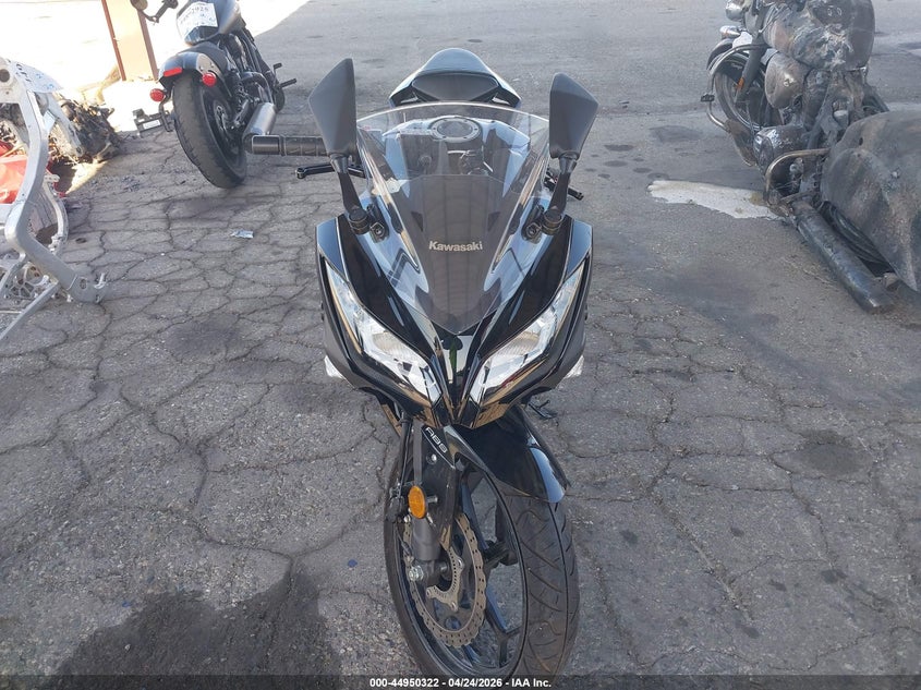 2014 Kawasaki Ninja 300 VIN: LOT-1-44950322 Lot: 44950322