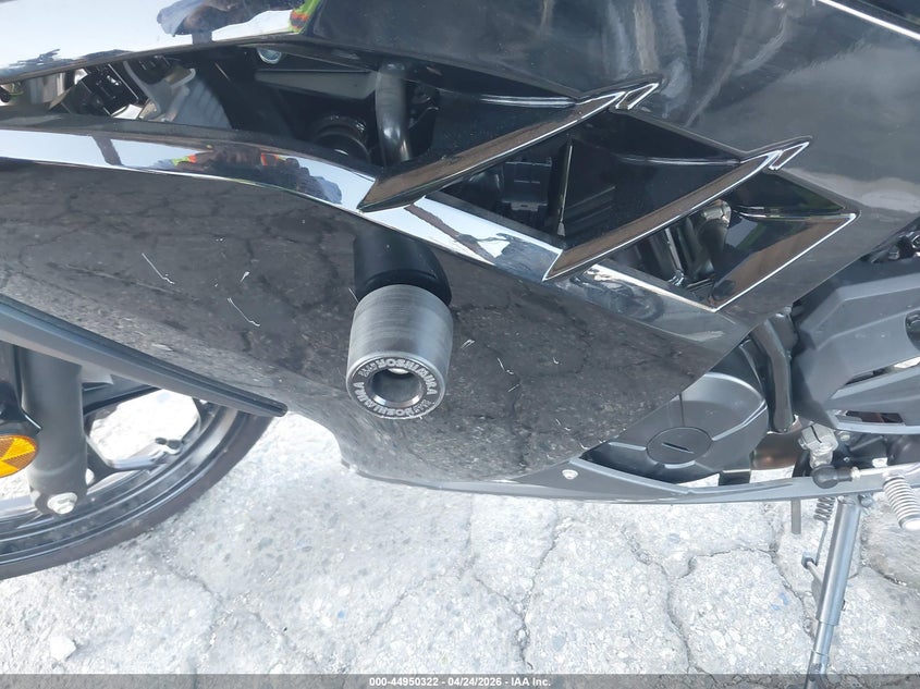 2014 Kawasaki Ninja 300 VIN: LOT-1-44950322 Lot: 44950322