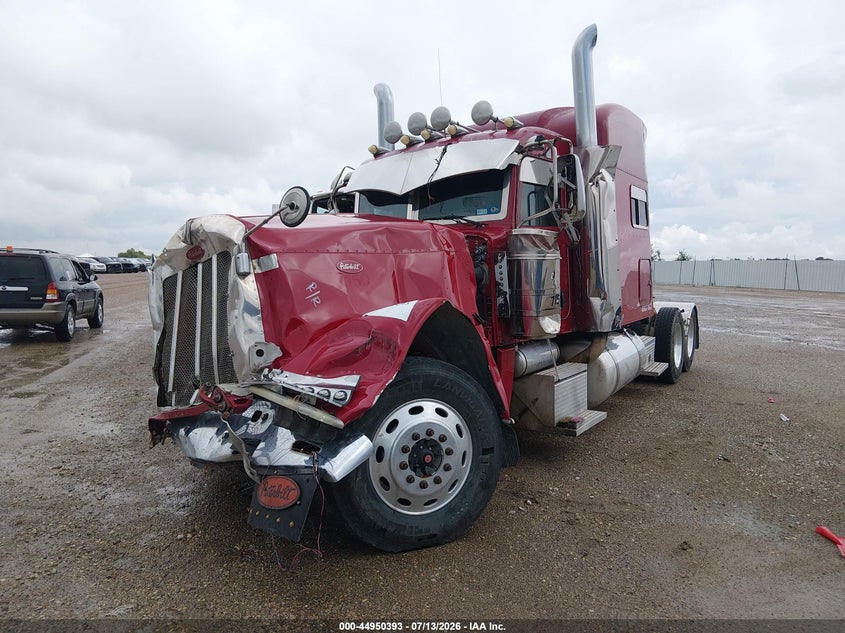 1XPXDB9X2AD797150 2010 Peterbilt 389 photo 1