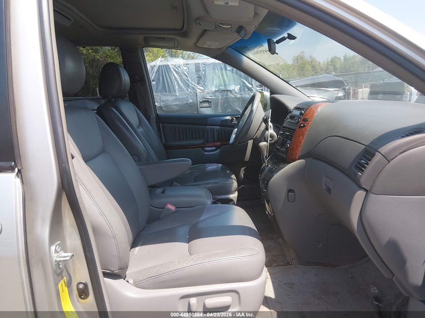 2005 Toyota Sienna Xle