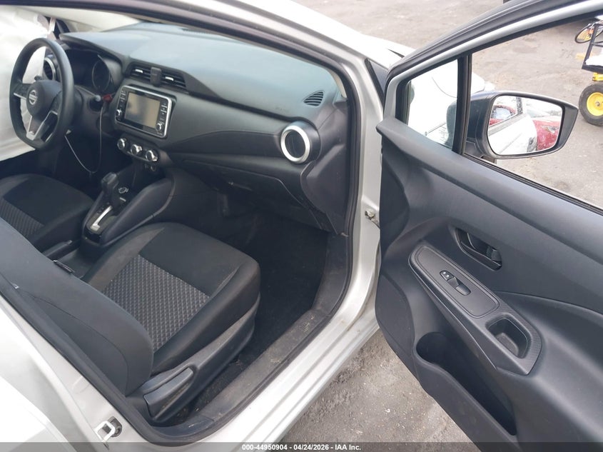 2020 NISSAN VERSA auction photo 5