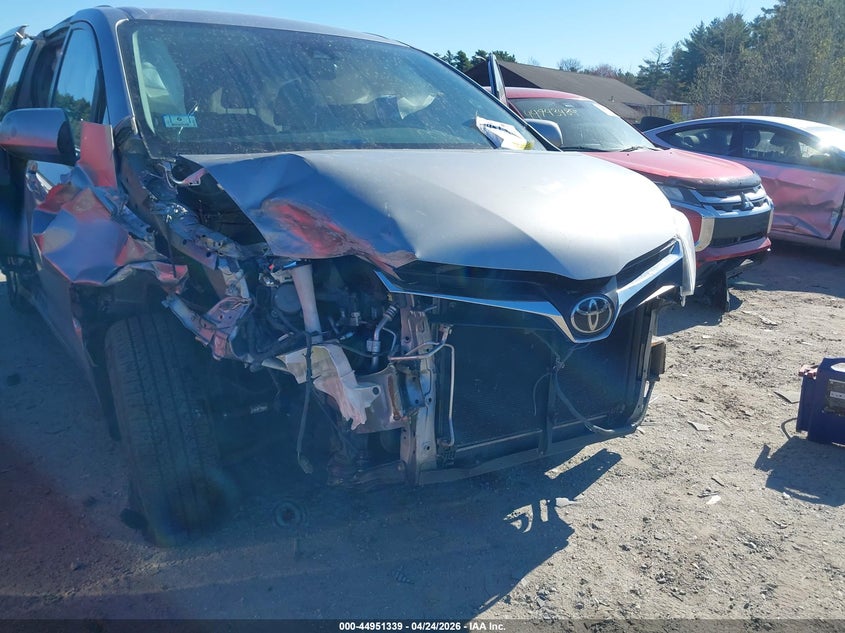 VIN 5TDKZ3DC6JS902378 2018 TOYOTA SIENNA LE 8 PASSENGER