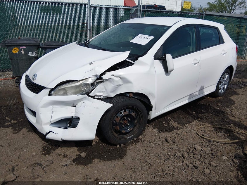 Vin: 2t1le4ee2dc023012, lot: 45448944, toyota matrix s 20132
