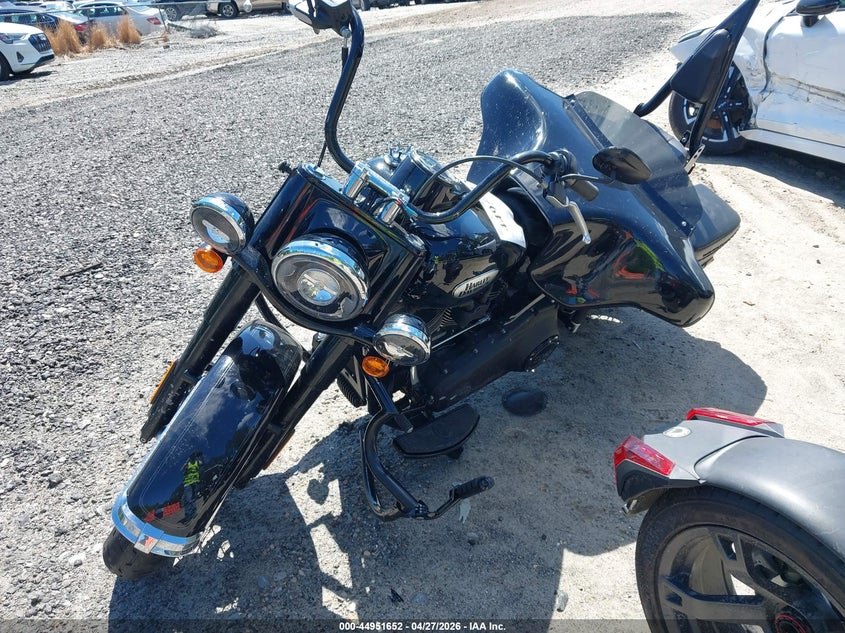 2024 HARLEY-DAVIDSON SOFTAIL MOTO 2
