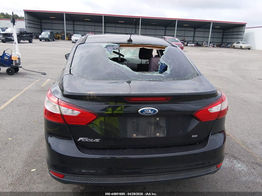 1FAHP3F23CL105813 2012 Ford Focus 2.0 Se black