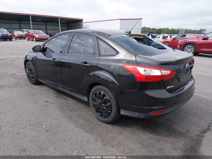 Vin: 1fahp3f23cl105813, lot: 45449096, ford focus se 20123