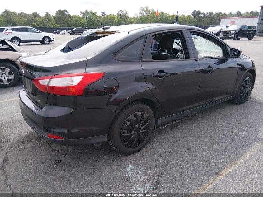 Vin: 1fahp3f23cl105813, lot: 45449096, ford focus se 20124