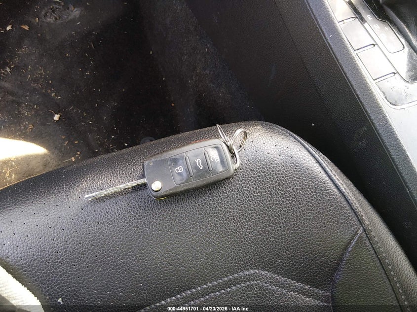 2017 Volkswagen Passat 1.8T R-Line VIN: 1VWDT7A37HC035457 Lot: 44951701