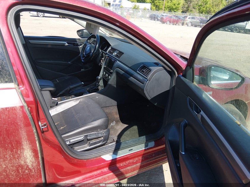 2017 Volkswagen Passat 1.8T R-Line