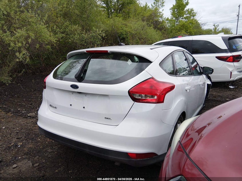 Vin: 1fadp3k20hl323316, lot: 45449271, ford focus se 20174
