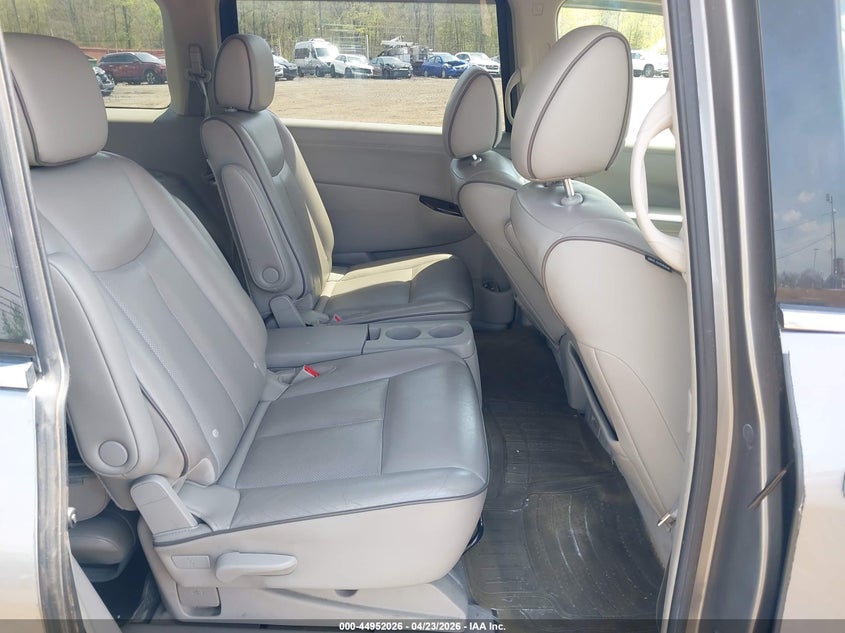 2011 NISSAN QUEST auction photo 8