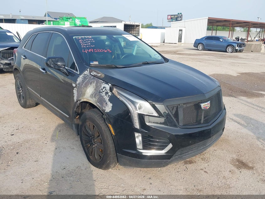 Vin: 1gyknbrs9hz106961, lot: 45449464, cadillac xt5 luxury 2017 img_1