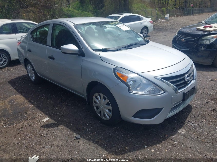 2017 Nissan Versa 1.6 S+