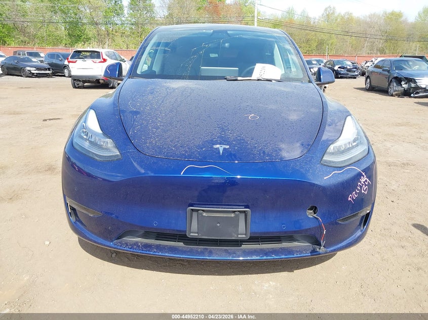2022 Tesla Model Y Long Range Dual Motor All-Wheel Drive VIN: 7SAYGAEE0NF393129 Lot: 44952210