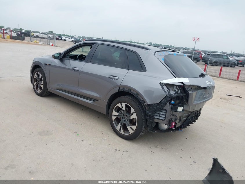 Vin: wa1aaage9mb018476, lot: 45449644, audi e-tron premium quattro 20213