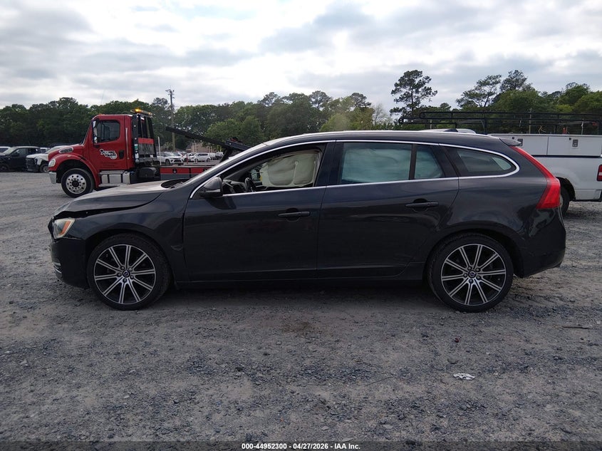 2015 Volvo V60 T5 Platinum VIN: YV140MEM6F1220602 Lot: 44952300