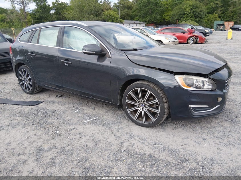 Vin: yv140mem6f1220602, lot: 45449701, volvo v60 t5 platinum 2015 img_1