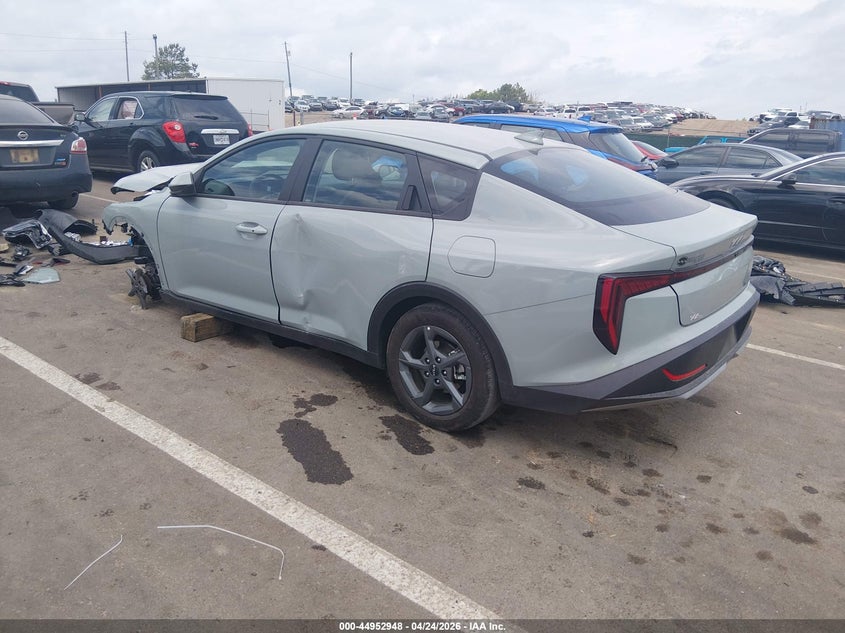 Vin: 3kpft4dexse177888, lot: 45450349, kia k4 lxs 20253