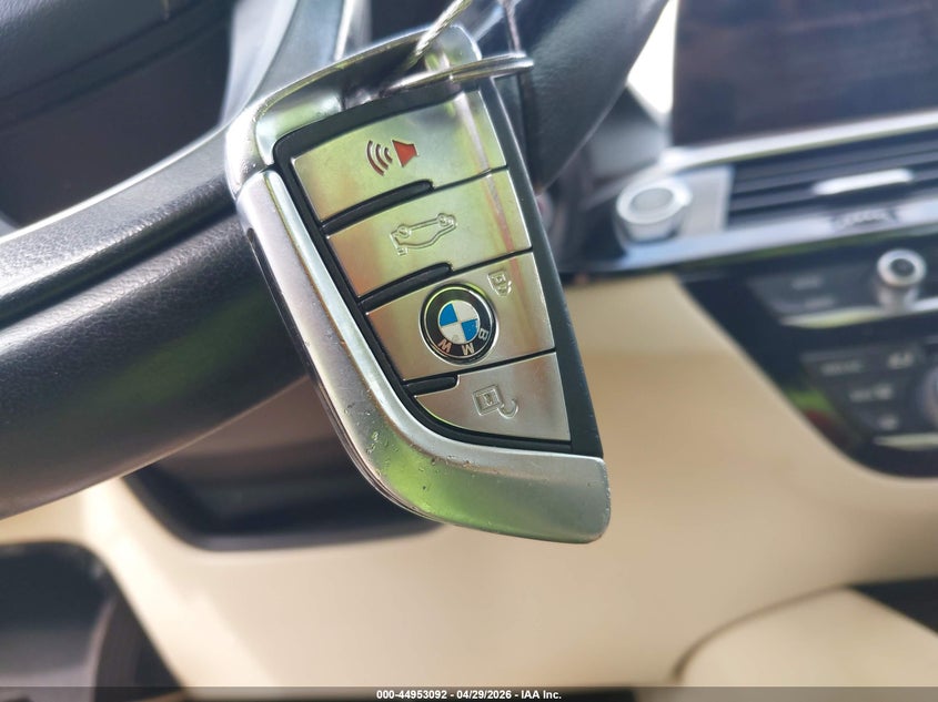 VIN WBAJA5C55KWW09717 2019 BMW 530I