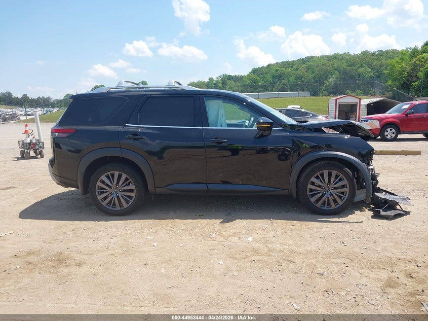 AtlanticExpress - Nissan Pathfinder