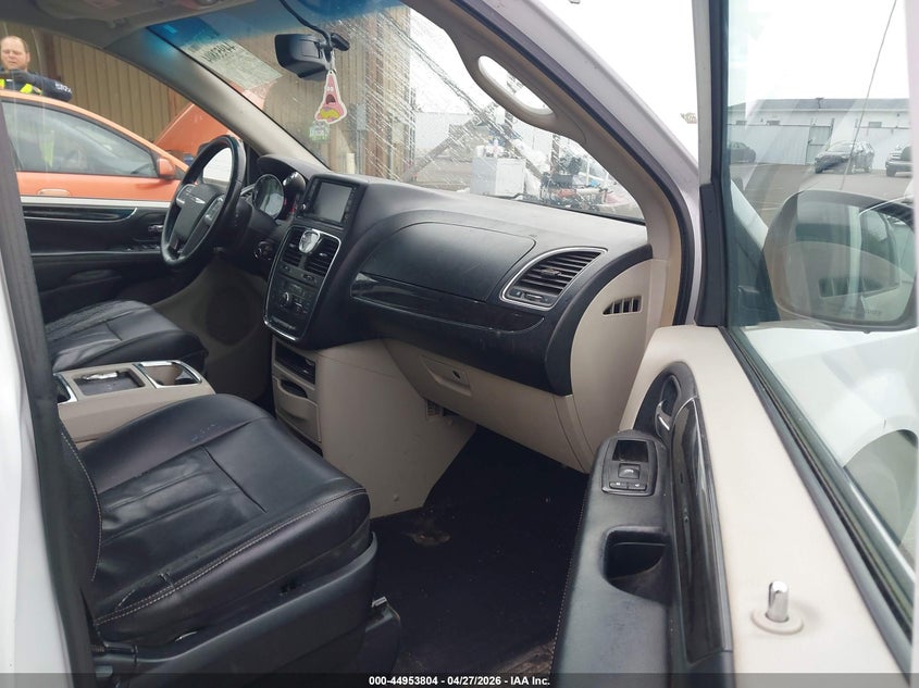 2014 Chrysler Town & Country Touring