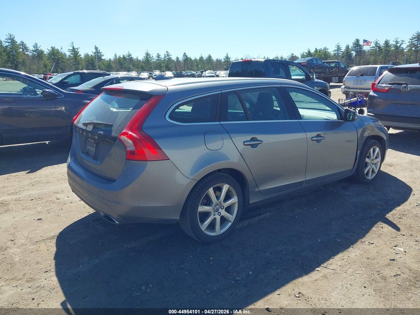 Vin: yv140mek9h1336569, lot: 45451502, volvo v60 t5 premier 20174